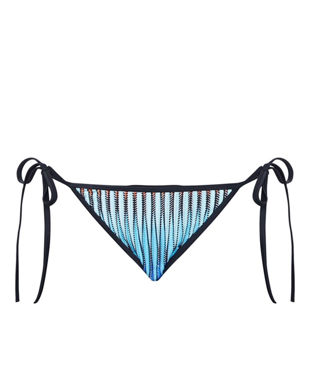 Pretty Little Thing_3